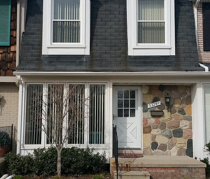 32261 Southfield Rd — Photo 1