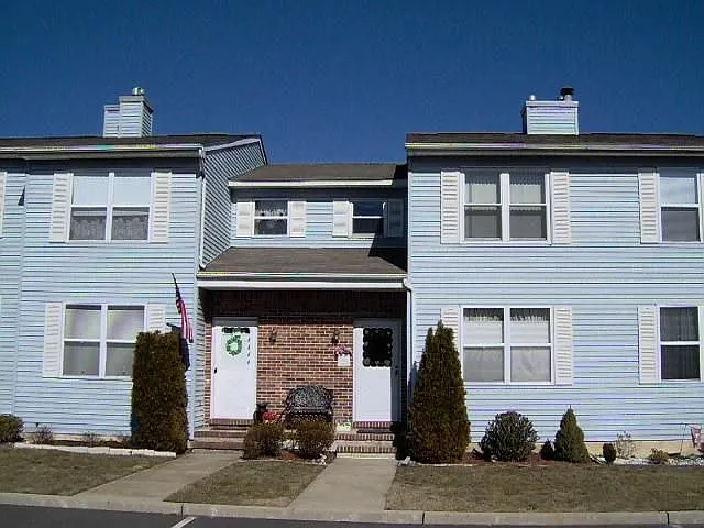 28 Peachtree Ln photo 1