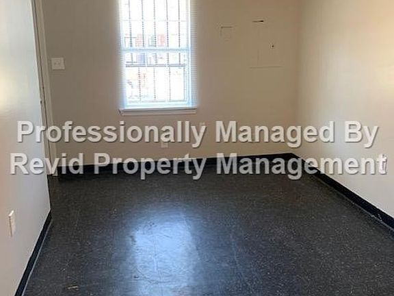 4th image of 1210 N Evergreen St #3