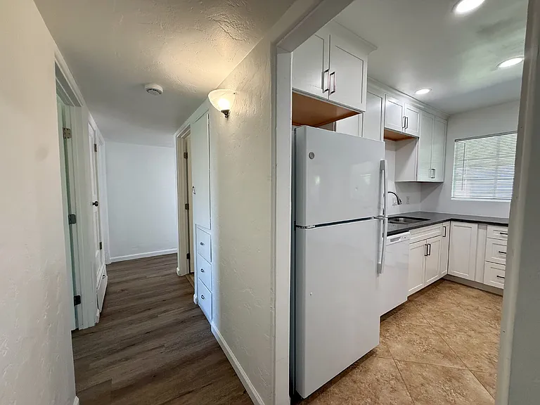 1514 W Rovey Ave — Photo 13