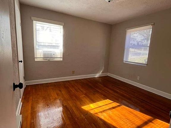 5th image of 1307 Underwood Ave