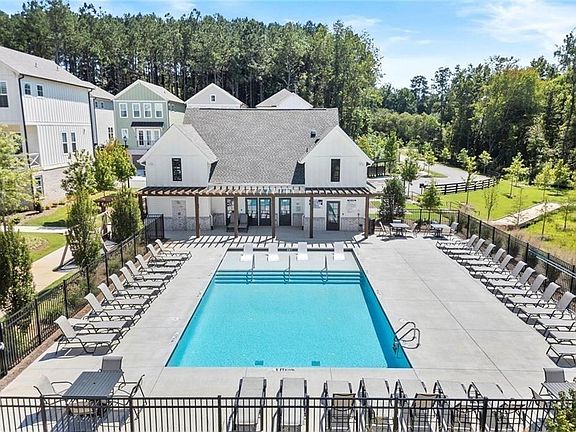 3rd image of 302 Pinecone Pl
