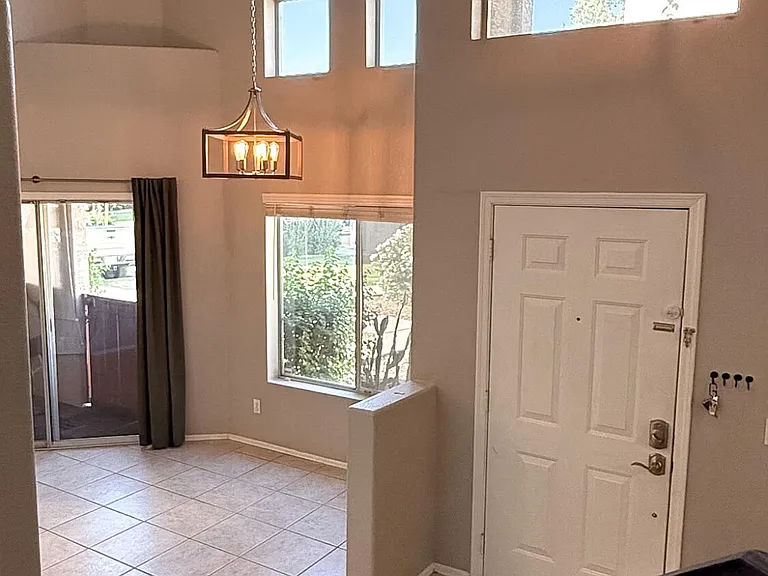 500 N Roosevelt Ave #46 — Photo 5