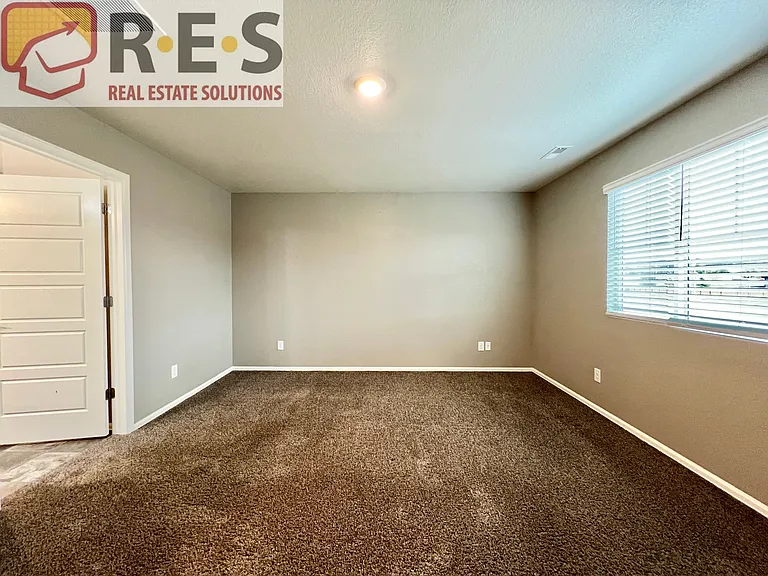 6902 Longpark Dr — Photo 8