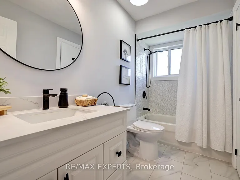 72 Donald Cres — Photo 24