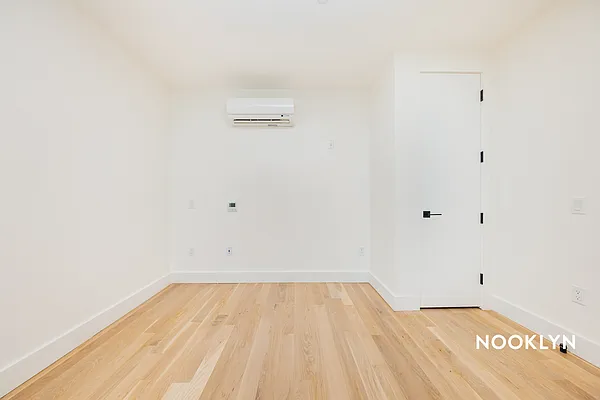Rented by Nooklyn NYC LLC | media 101