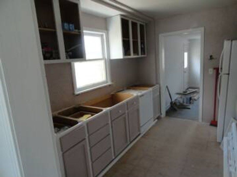 2nd image of 1603 S Ong St