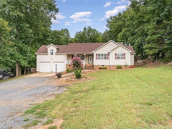 3rd image of 2216 Cedarwood Ct