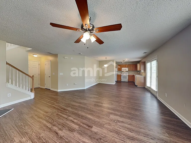 1006 Fort Clapsop Ct — Photo 4