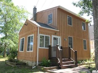 31 Nash Ave, Flanders, NY 11901