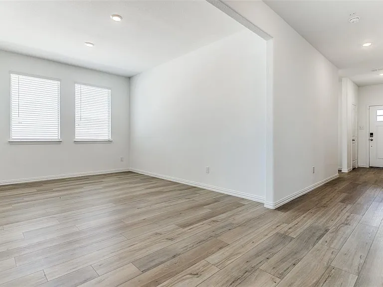 1213 Blue Spring Dr — Photo 6