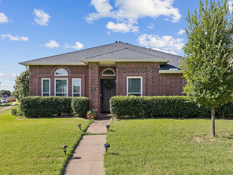 1st image of 1716 Crescent Creek Ln