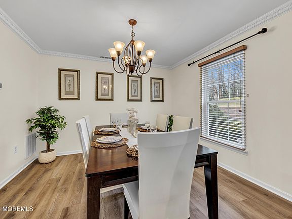 4th image of 2202 Buckingham Circle