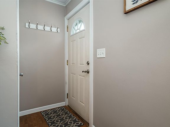 2nd image of 2729 Hooker Ave