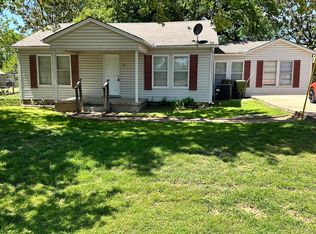 117 N Ash St, Springtown, TX 76082