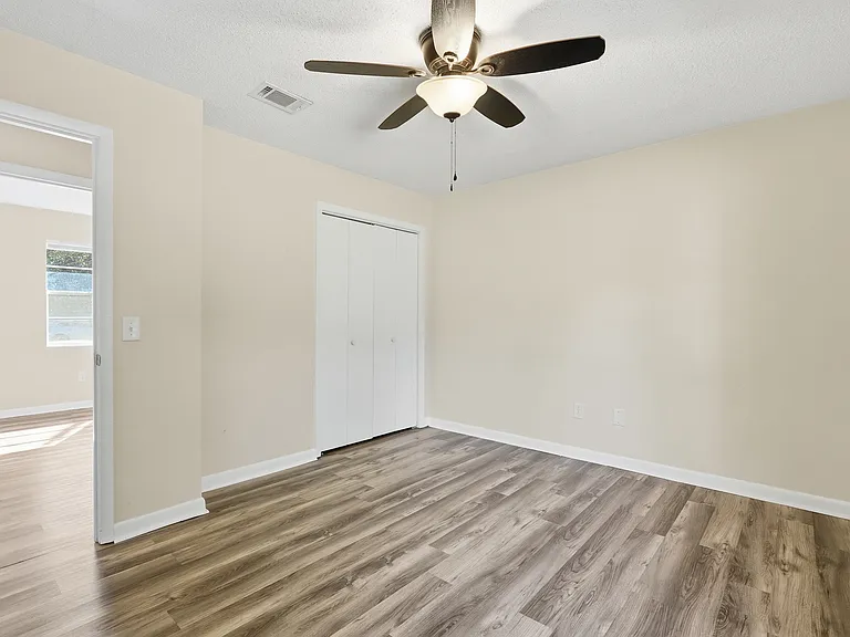 234 Deerwood Dr — Photo 17