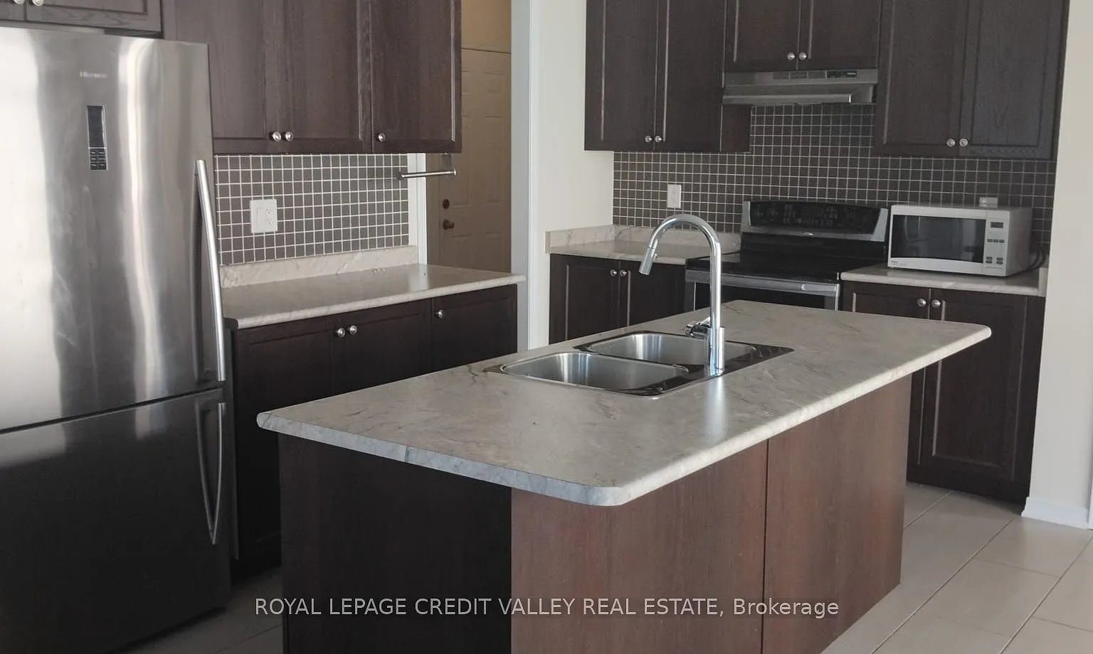 4 bed, $3,399 — Photo 4
