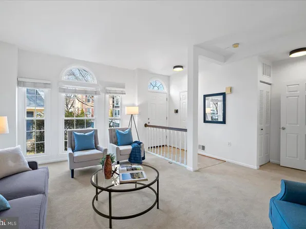 6121 Wellington Commons Dr, Alexandria, VA 22310