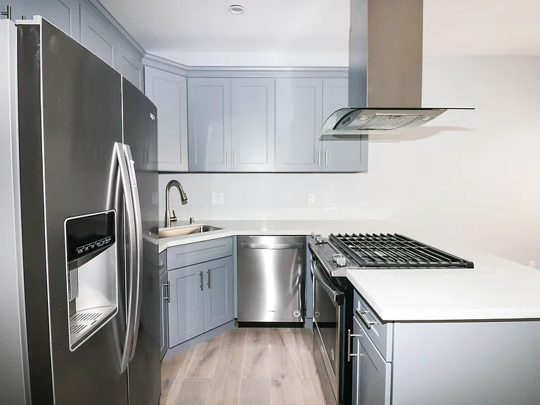 338 Cedar Ave — Photo 10