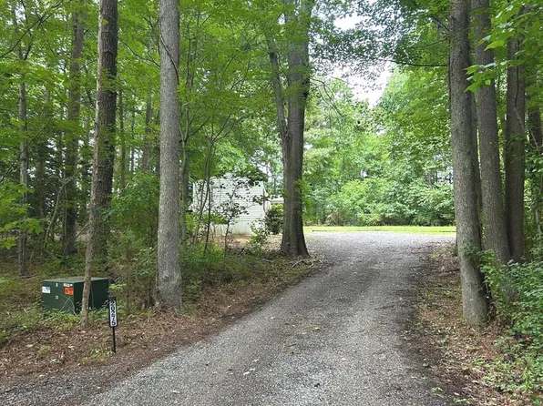 20275 Jackson Rd, Callaway, MD 20620
