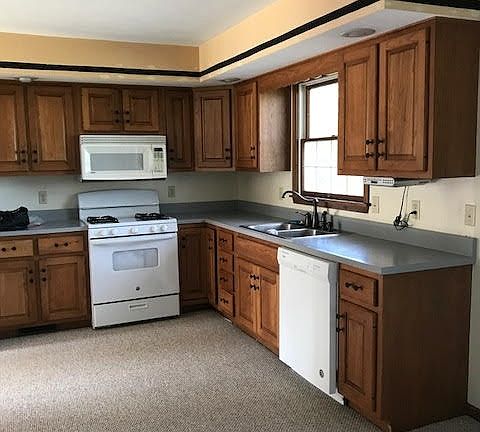 4th image of 66236 Chamfers Ln