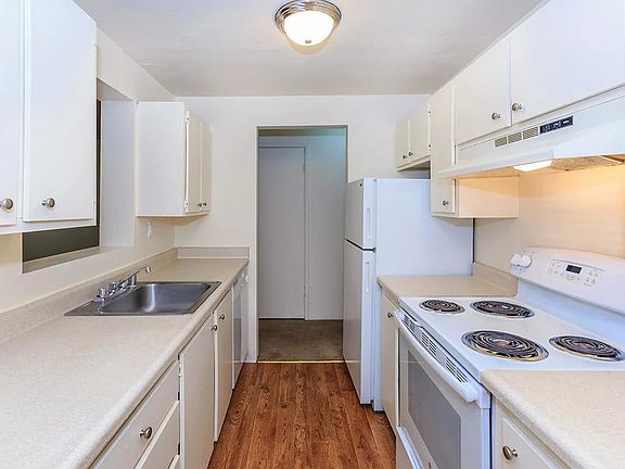 3rd image of 600 Black Lake Blvd SW #97