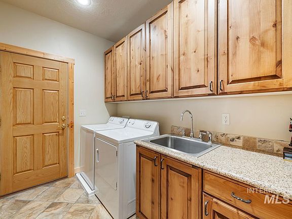 4th image of 23 Landale Ln