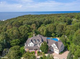 8 Silver Beech Ln, Calverton, NY 11933