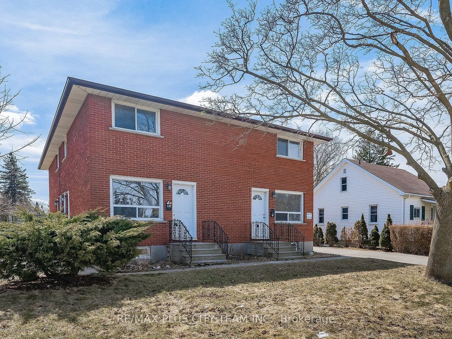 4 bed, $2,450 — Photo 2