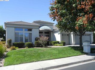 109 Pippin Dr, Brentwood, CA
