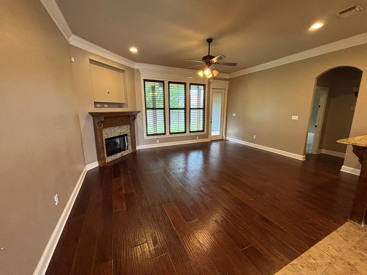 Building Photo - 303 Plum Orchard Ln