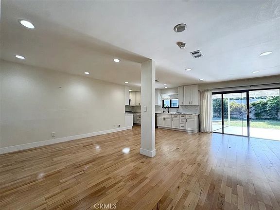 5th image of 2215 El Monte Ave