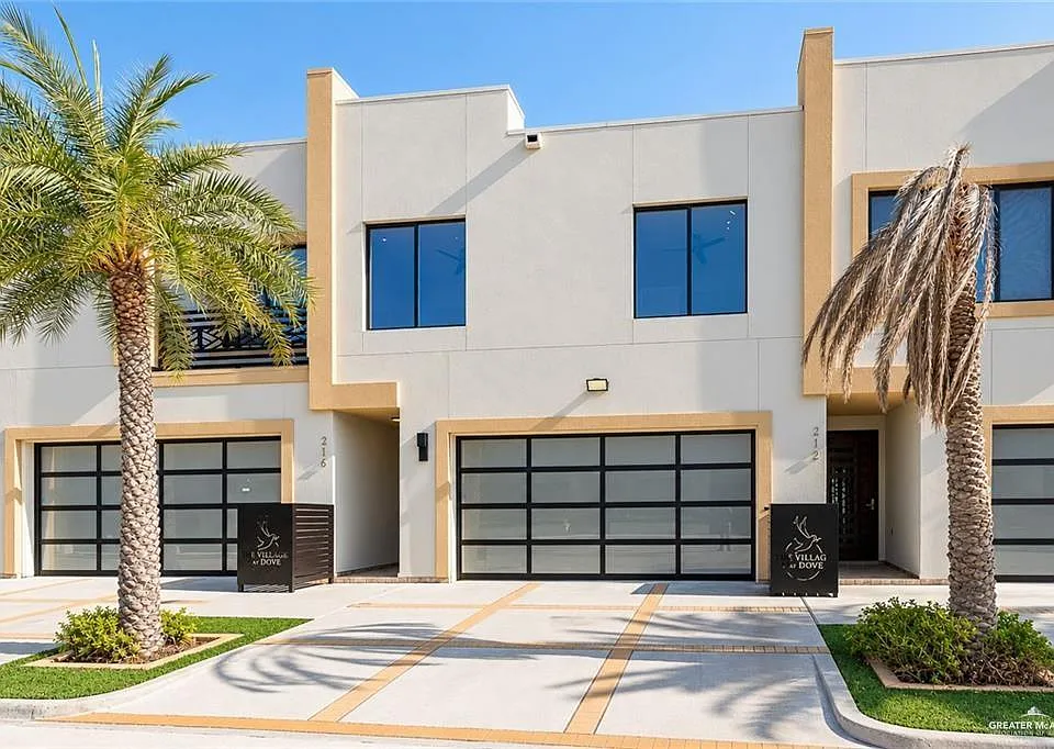 208 Canary Ave