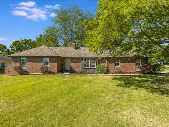 10900 Lydia Ave, Kansas City, MO 64131