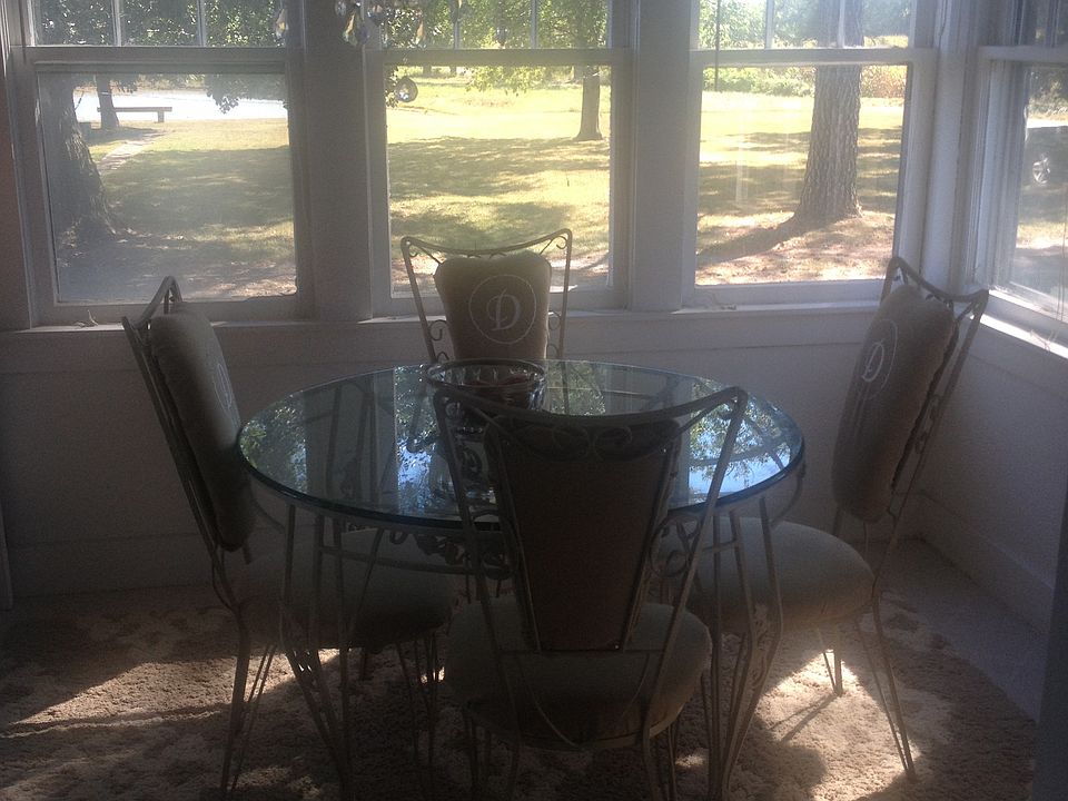 breakfast nook