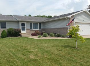 752 Admiral Dr, Porter, IN 46304