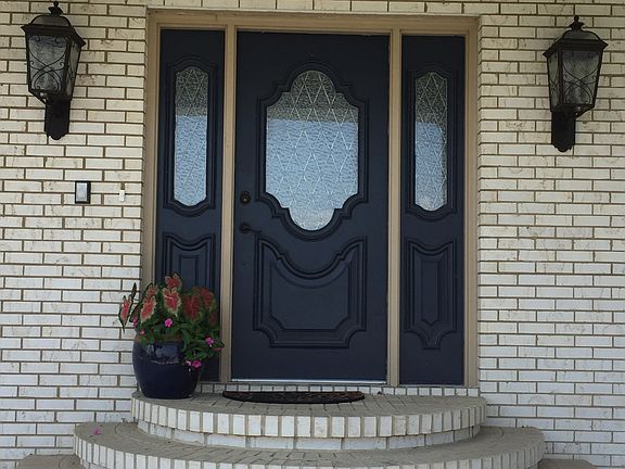 5th image of 93 Applewood Dr