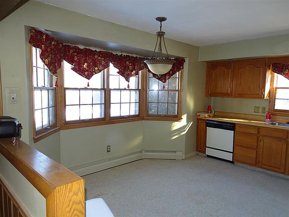 4th image of 300 Cherry Ave