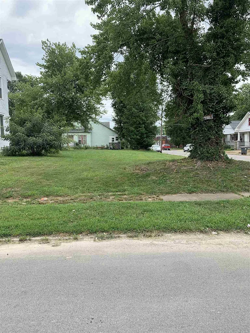 1018 S Linwood Ave photo 1