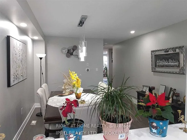 20 Bradshaw Dr — Photo 13