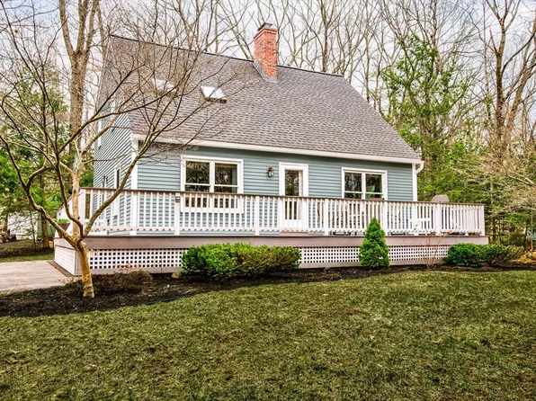 40 Noel Dr, Ashburnham, MA 01430
