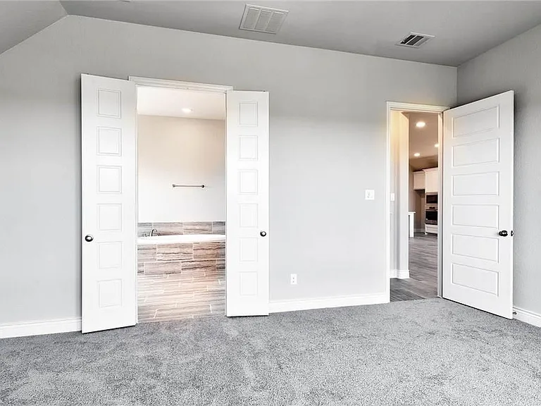 1730 Holmwood Dr — Photo 8