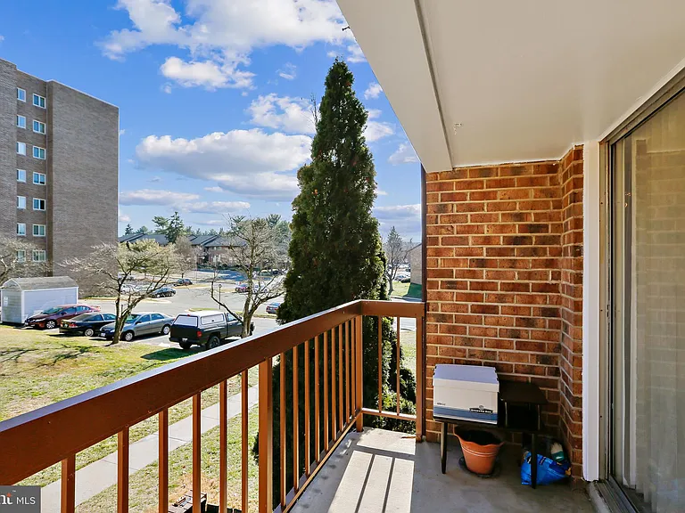 18722 Walkers Choice Rd #4 — Photo 5