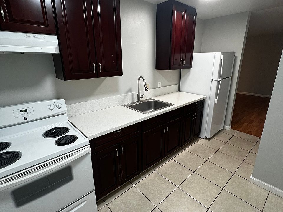 1st image of 544 N 4th St APT 4