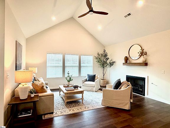 2nd image of 1205 S Main St