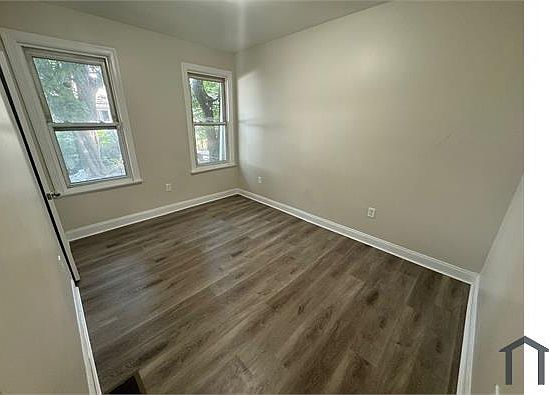 5th image of 36 N 18th St Floor 1