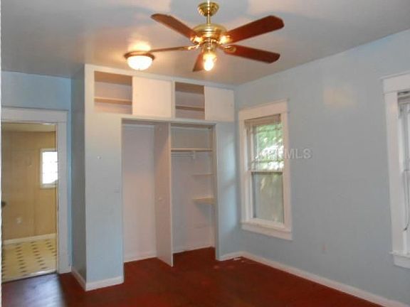 5th image of 319 Ariana St