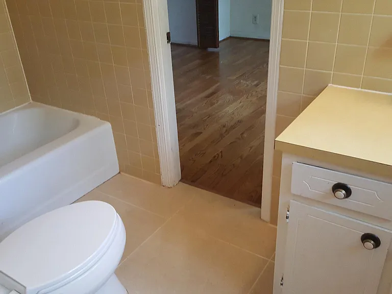 1032 Williamsburg Ct — Photo 11