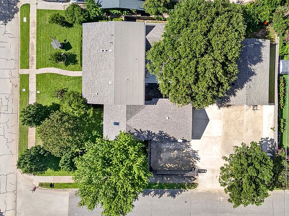 3rd image of 313 King Richard St