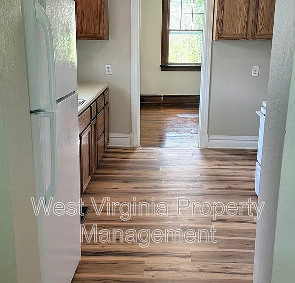 102 Temple St — Photo 14